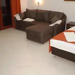 Tare, Electric Car Refill Apartamento Vodice