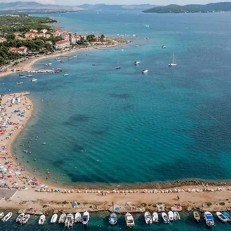 Апартаменты Tare, Electric Car Refill