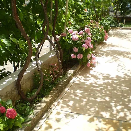 Tare, Electric Car Refill Apartment Vodice