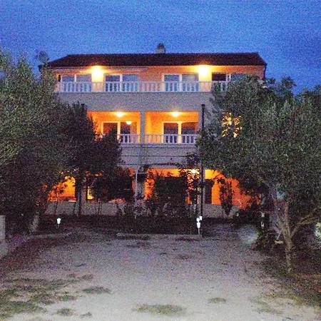 Tare, Free Parking Vodice