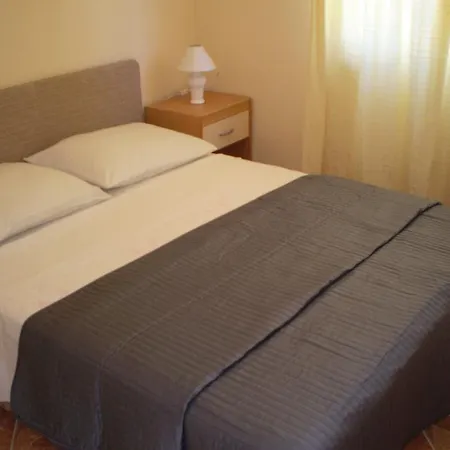 Apartment Tare, Electric Car Refill