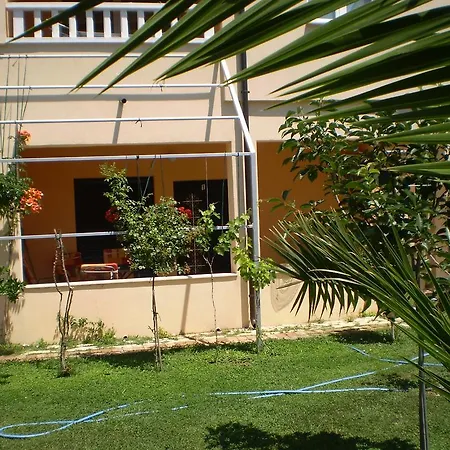 Apartment Tare, Electric Car Refill Vodice