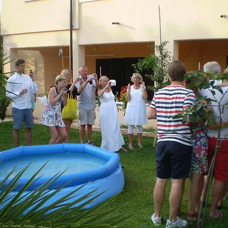 Апартаменты Tare, Electric Car Refill