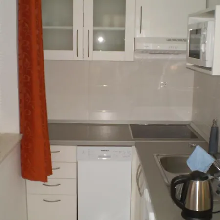 Tare, Electric Car Refill Водице