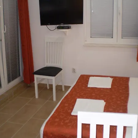 Appartement Tare, Electric Car Refill