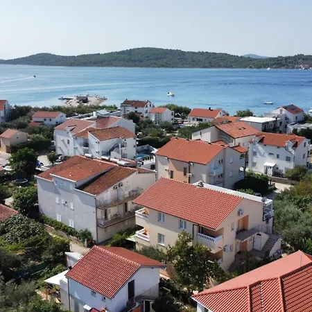 Tare, Electric Car Refill Daire Vodice