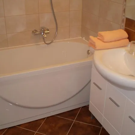 Tare, Electric Car Refill Vodice