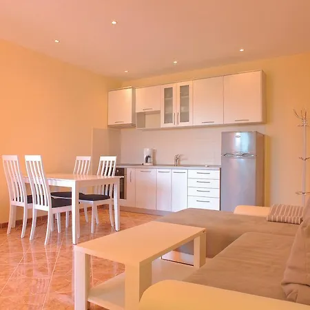 Tare, Electric Car Refill Водице