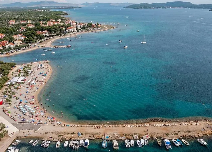 Apartament Tare, Electric Car Refill