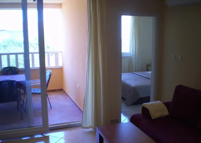 Apartament Tare, Electric Car Refill