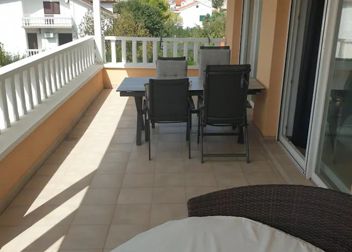 Appartement Tare, Electric Car Refill