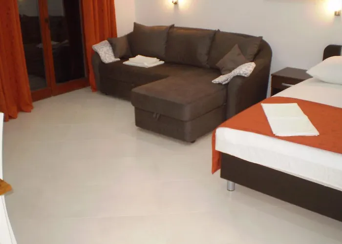 Tare, Electric Car Refill Apartment Vodice