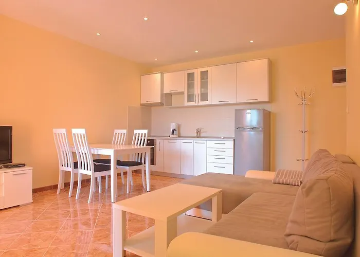 Tare, Electric Car Refill Vodice